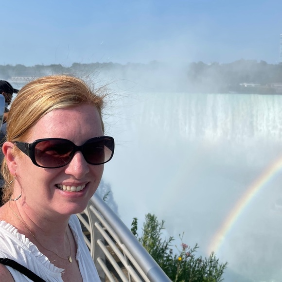 Meet your Posher, Angie - Picture 1 of 2